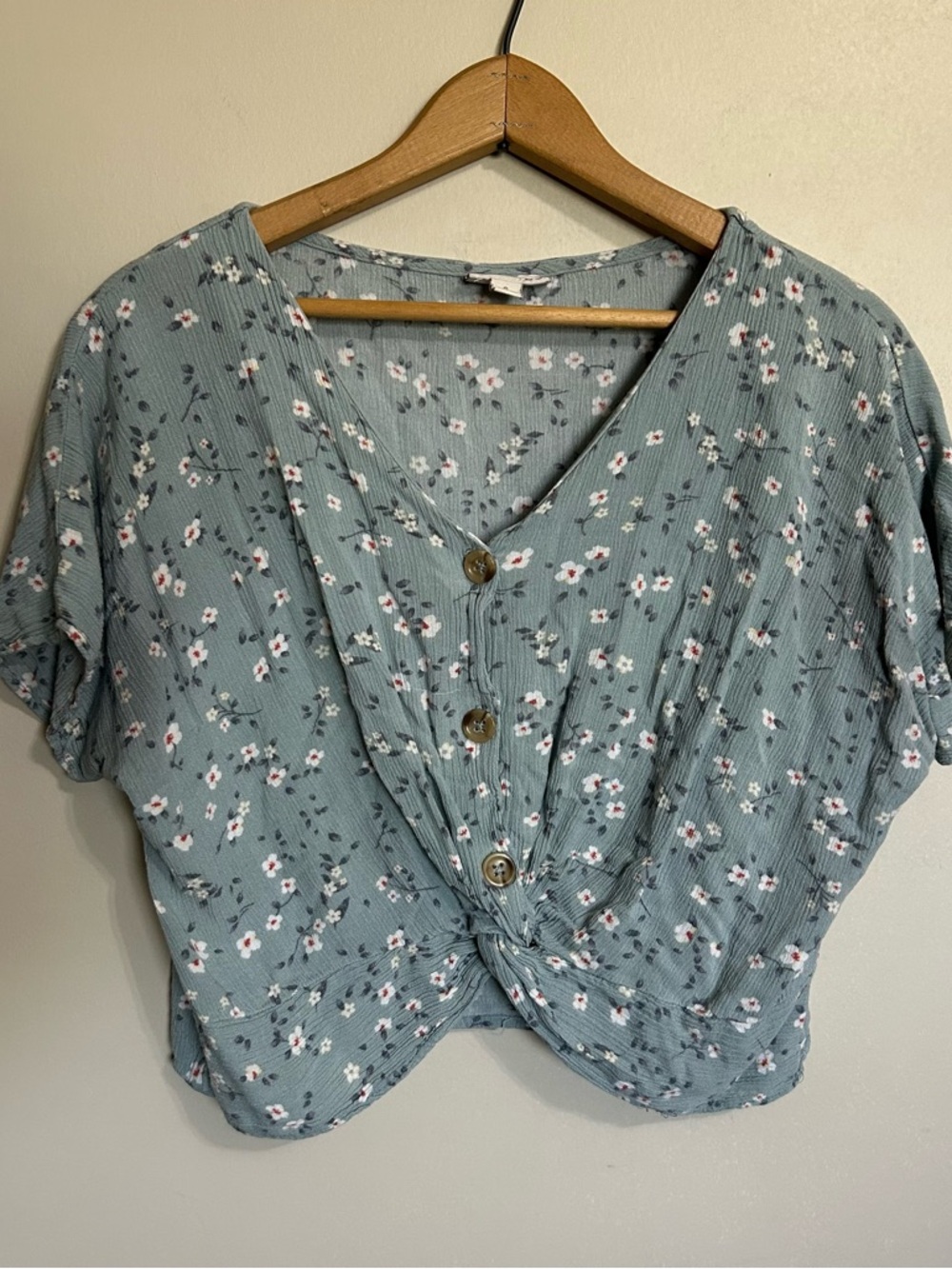 SO Sage Green Floral Button-Front Twist Crop Top